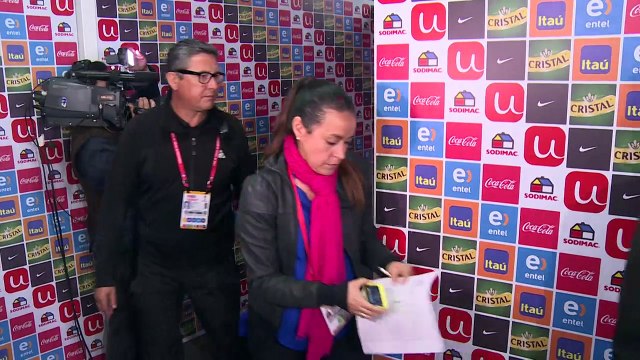 Portero chileno Claudio Bravo anuncia su retiro del fútbol a sus 41 años