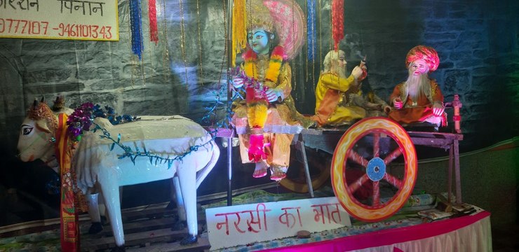 VIDEO: जन्माष्टमी पर बिजली से चलने वाली अनोखी झांकियां, देखें
