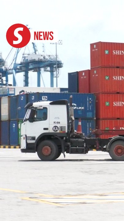 Loke urges Port Klang Authority to enter top 10 busiest port list
