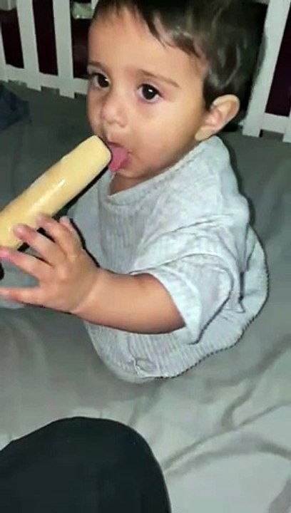 baby eat icecream first time
