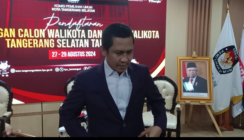 Konferensi Pers Setelah Pendaftaran Di KPU Tangsel