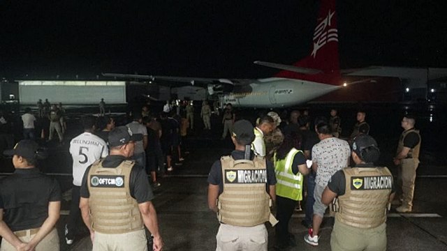 Panamá deporta a 30 migrantes ecuatorianos que cruzaron selva del Darién