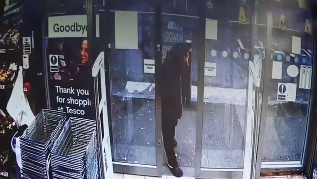 Thief creeps into shop he’s banned from and steals chocolates