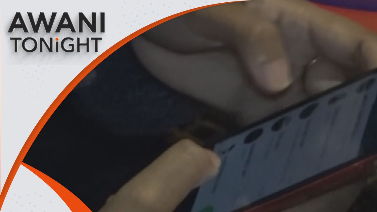 AWANI Tonight: Govt will not delay social media licensing plans