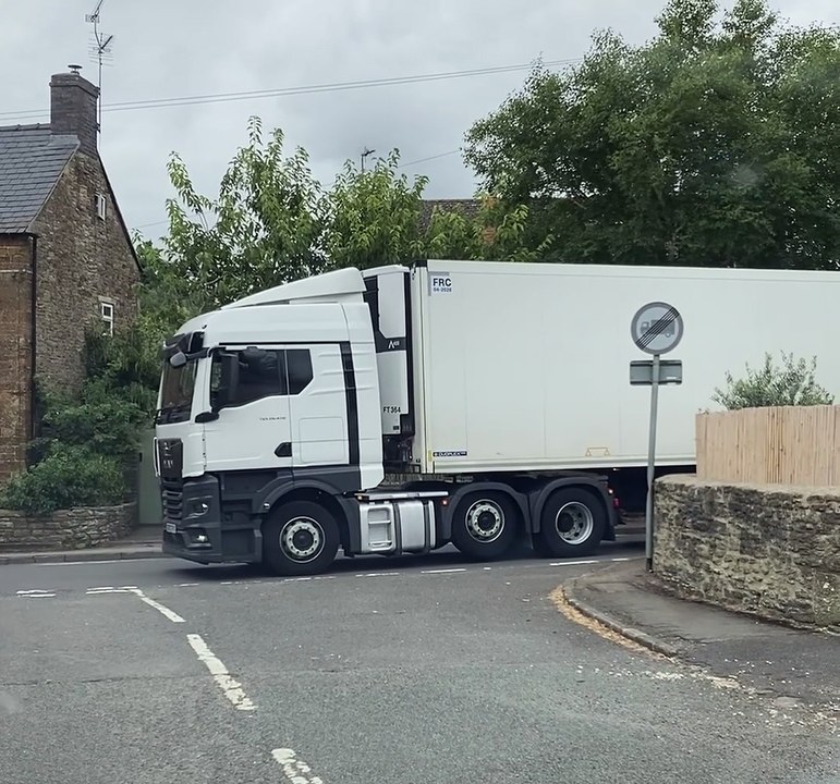 Lorries dancing in Farthinghoe