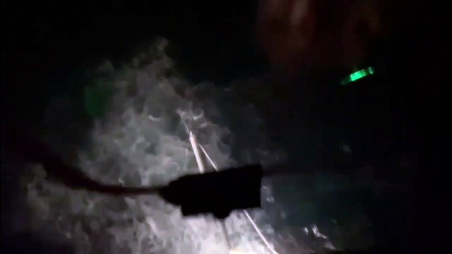 Barca a vela s'incaglia a San Foca (Lecce): il salvataggio dell'elicottero Sar