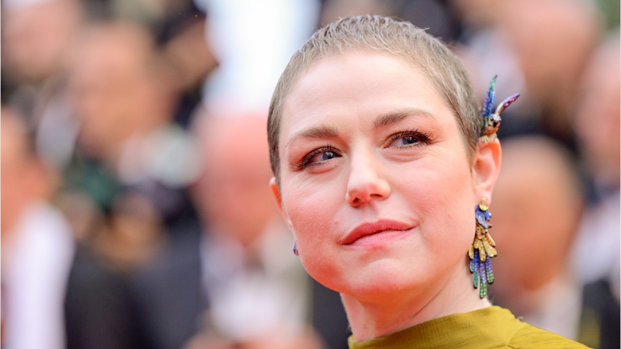 GALA VIDEO - Émilie Dequenne en rémission d’un cancer, son message troublant : “Je suis obligée de me concentrer à nouveau sur ma santé”