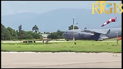 Plizyè avyon US Air Force transpòte divès veyikil blennde pou MMSS la