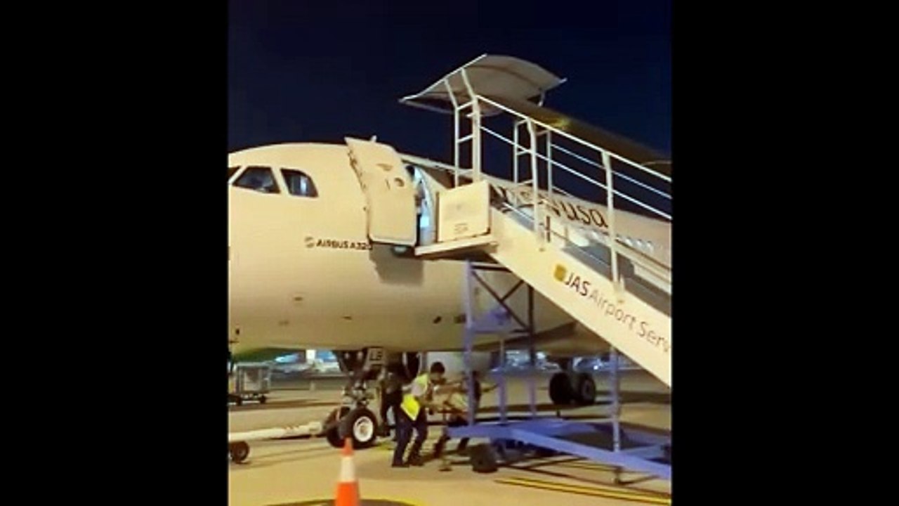 AirLine Worker Fall ...... Airoplane