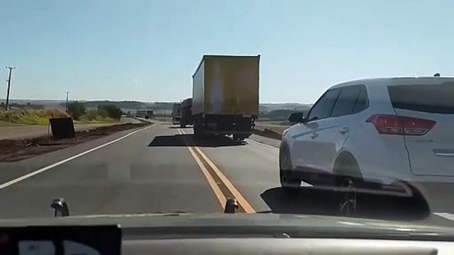 PRF apreende 314 kg de drogas em maringá e prende suspeito com veículo clonado