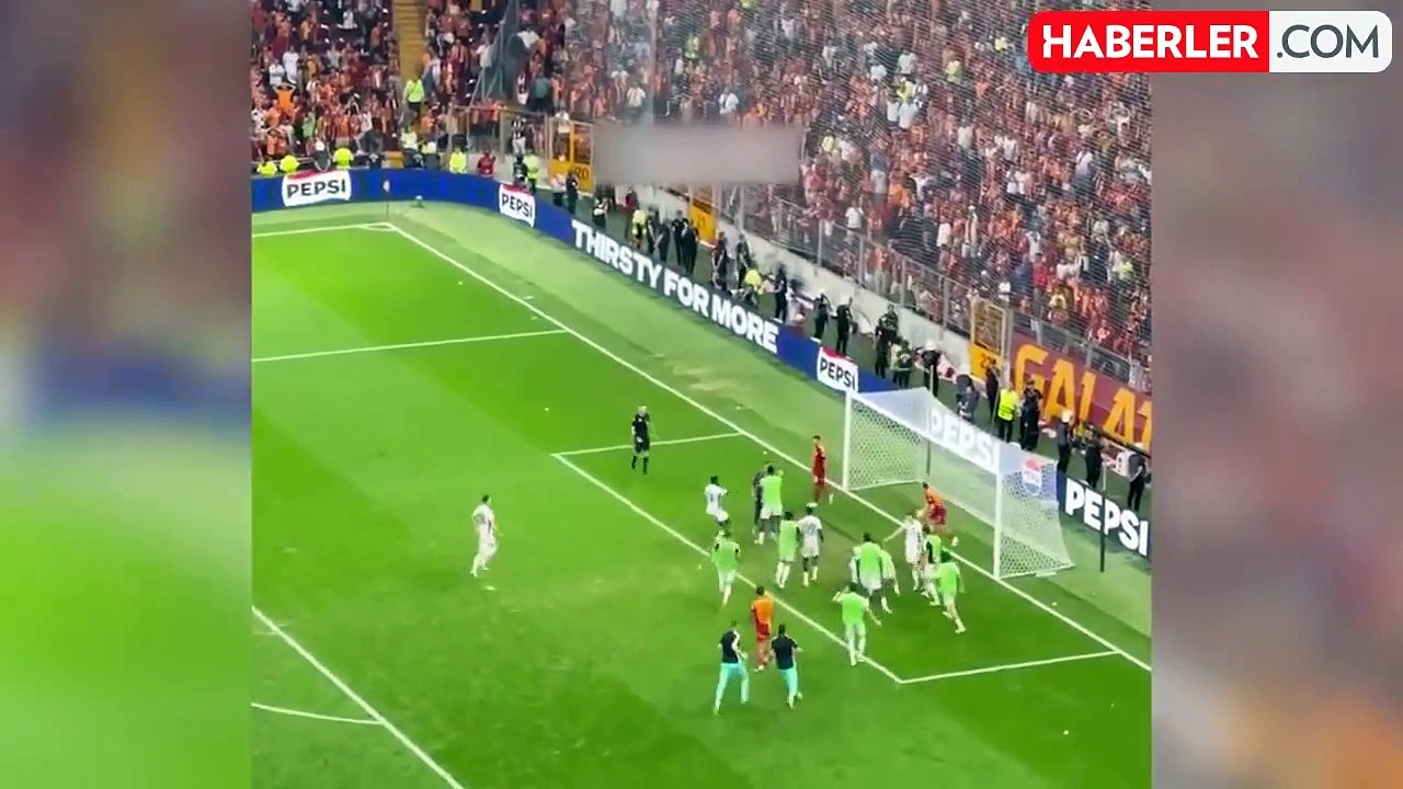 Yediği gol sonrası adeta delirdi! İşte Muslera'nın Young Boys oyuncusuna tekme attığı anlar