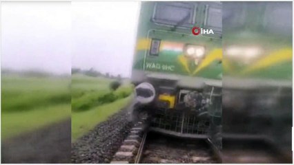 Raylarda uyuyakaldı… Ölmekten kıl payı kurtuldu! | VİDEO HABER