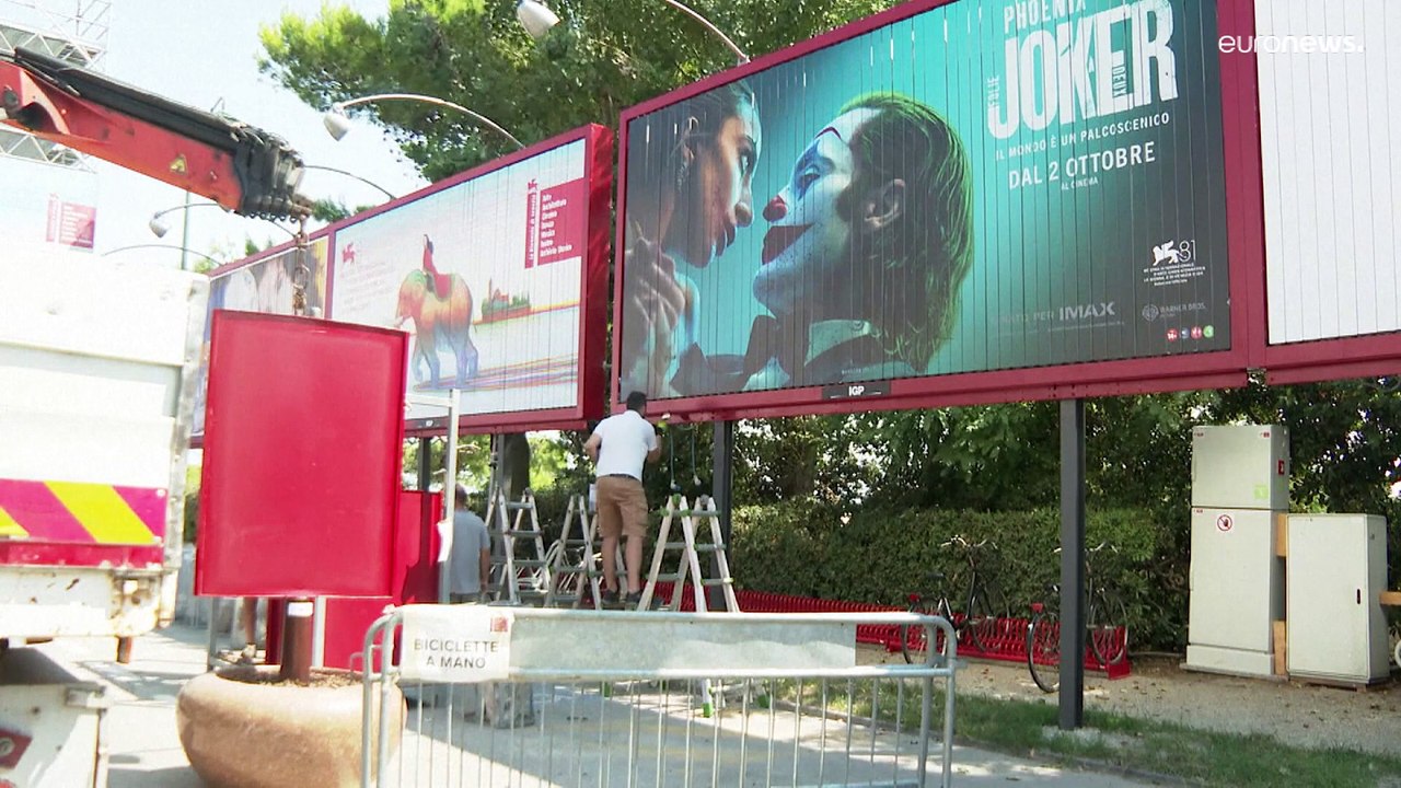 مهرجان البندقية السينمائي الدولي يعود بتألق في دورته الـ81 مع فيلم "بيتل جوس" لتيم بيرتون