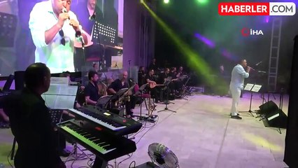 Menteşe'de Zurna Festivali'nde Öykü Gürman sahne aldı