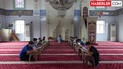 Camiye Teşvik İçin Spor ve Oyun Salonu Yapıldı