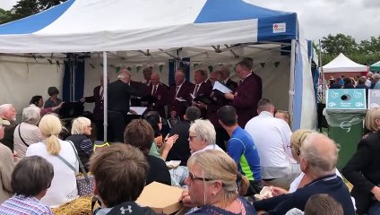 Aberdyfi Food Festival presented live music as well as great grub