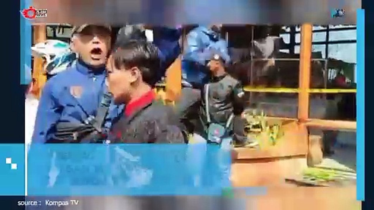 PROTES WARGA PEMILIK PKL DI KAWASAN WARPAT PUNCAK MEMANAS, PKL MENOLAK DIGUSUR