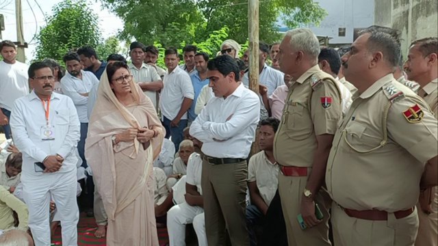 बहरोड़: कबाड़ व्यवसायी के परिजनों ने शव लेने से किया इनकार, धरने पर बैठे परिजन