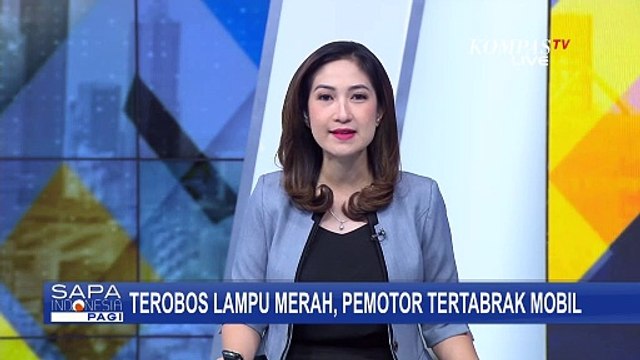 Diduga Terobos Lampu Merah, Pemotor Tertabrak Mobil di Jalan MH Thamrin Jakarta!