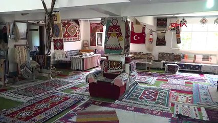 66 yıldır tescilli kilim dokuyor