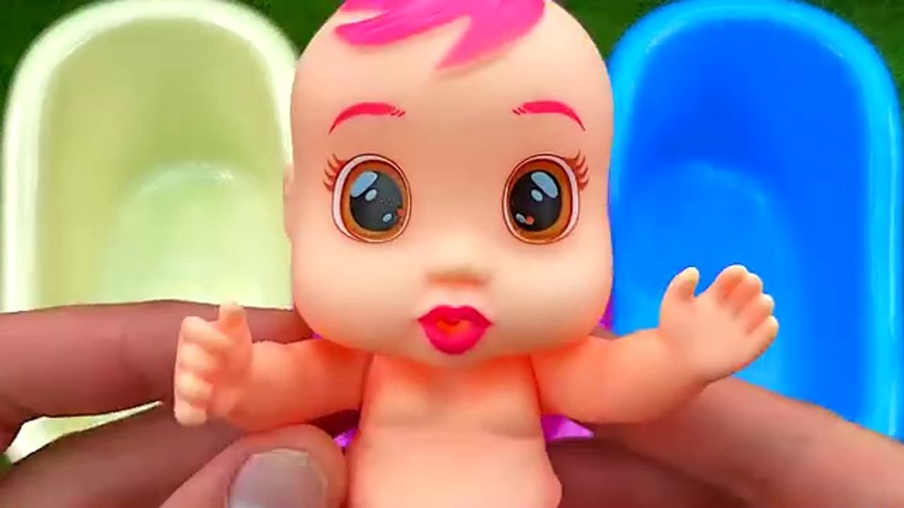 ASMR Satisfying - Color 3 BathTub Mixing Rainbow Candy with Baby - Cutting Video