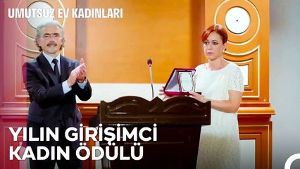 Nermin Seçkinoğlu Ödülünü Almak İçin Sahneye - Umutsuz Ev Kadınları 84. Bölüm