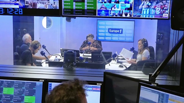 Jeux paralympiques : avant la cérémonie d'ouverture, le relais de la flamme se poursuit dans les rues de la capitale