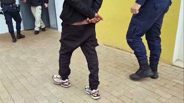 Durante abordagem no Terminal Oeste, homem é preso com porção de maconha