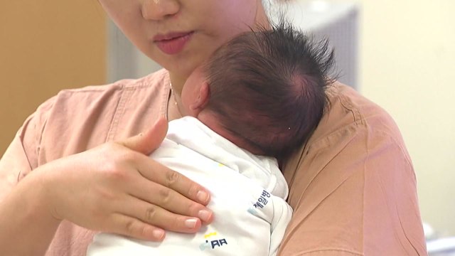 2분기 출생아 8년 만에 증가...지난해 출생아 20명 중 1명 비혼 출산 / YTN