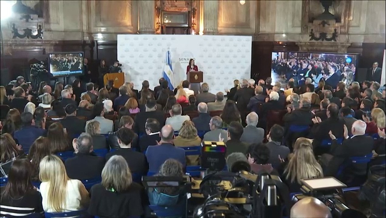 Vicepresidenta argentina promete reabrir causas contra guerrillas opuestas a la dictadura