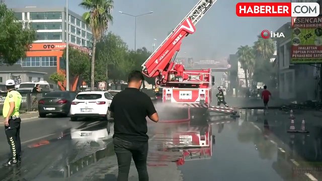 Adana'da otomobil yedek parça dükkanında yangın çıktı