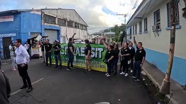 Sindicalistas se toman instalaciones de la secretaría de infraestructura y transporte