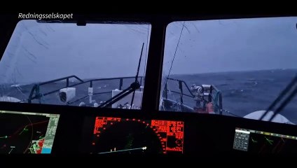 Una mujer muere en el naufragio de una réplica de un barco vikingo en la costa de Noruega