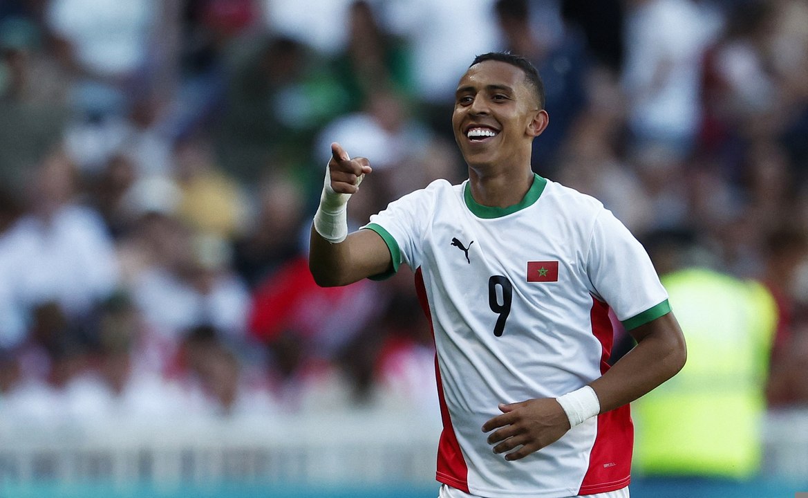 العين الإماراتي يجدد عقد المغربي سفيان رحيمي حتى 2028