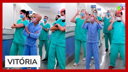 Garotinha comemora 'pega' da medula com coreografia ao lado dos médicos