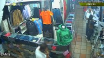 Rata en acción' Hombre fue captado robando celular en tienda en el centro de Medellín