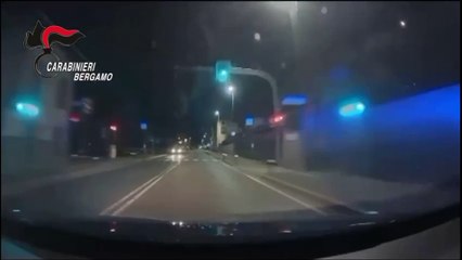 Spacciatore in fuga, l'inseguimento nelle vie di Bergamo