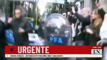 Una jubilada recibió un golpe de puño por parte de una agente de la Policía Federal