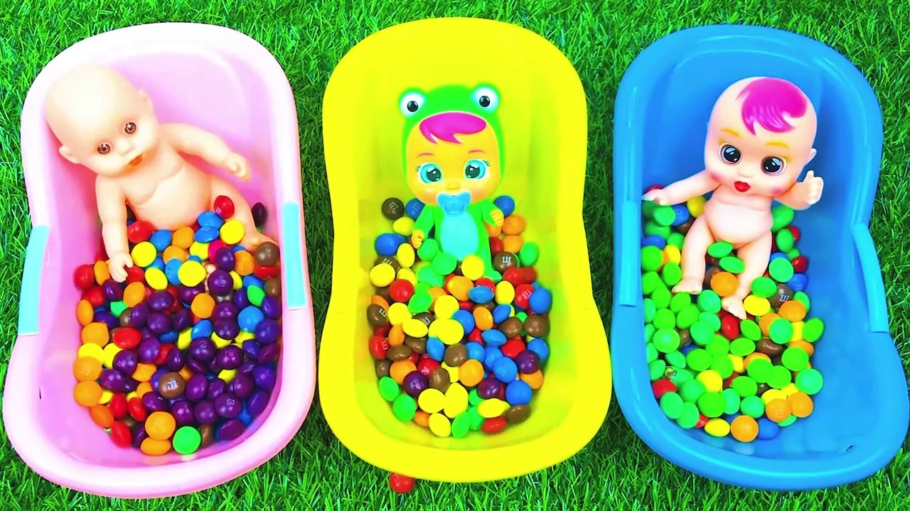 Oddly Satisfying Video | Three Rainbow Bath Tubs filled with Candy, M&Ms, and Magic Slime | Slashing ASMR