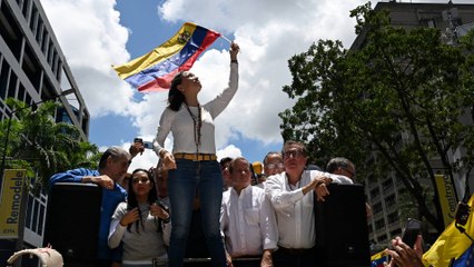 Download Video: Miles de venezolanos salieron a las calles tras un mes de las elecciones