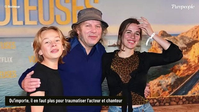 Philippe Katerine malmené en pleine rue devant ses deux enfants, dont la mère est Julie Depardieu