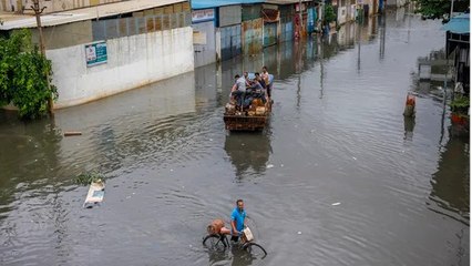 गुजरात में बारिश का कहर जारी,मानसून बारिश के दौरान अलग-अलग घटनाओं में 30 लोगों की जान जा चुकी है