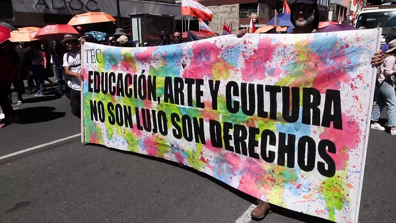 Masiva marcha en Costa Rica en defensa de la educación pública