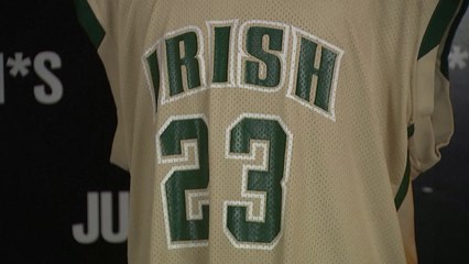 르브론 제임스 고등학생 때 저지 경매에 나온다..."200만 달러 가치" / YTN