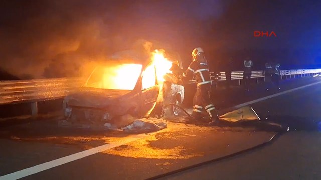 Kuzey Marmara Otoyolu'nda hafif ticari araç alev alev yandı