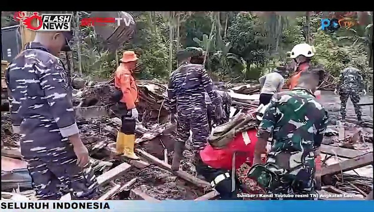 Gerak Cepat TNI AL Dan Tim SAR Gabungan Evakuasi Korban Banjir Bandang Di Ternate