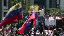 La oposición protesta y Maduro celebra a un mes de polémica elección en Venezuela