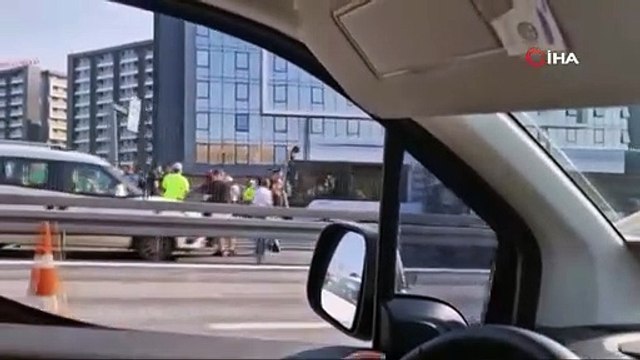 İstanbul'da metrobüs kazası: Yaralılar var