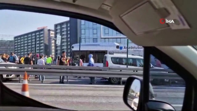 Küçükçekmece'de metrobüs kazası: Yaralılar var