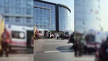 Küçükçekmece'de seyir halindeki metrobüs kaza yaptı